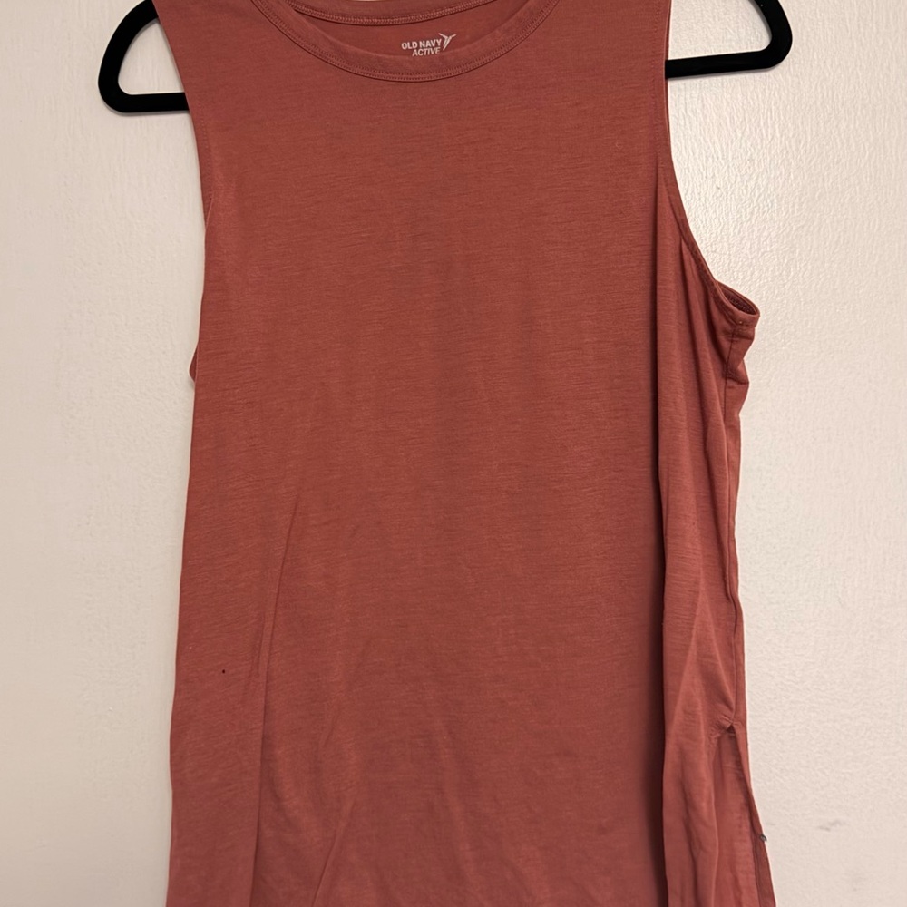 Old Navy Women's Terracotta Muscle Tee